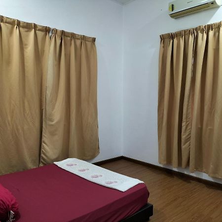 Che Na Homestay Pontian Pontian Kecil Ngoại thất bức ảnh